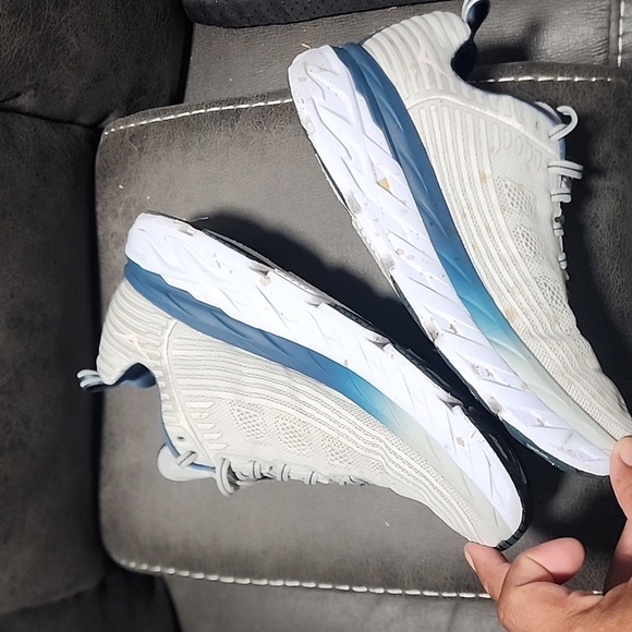 Hoka One One - Picture 2 of 7